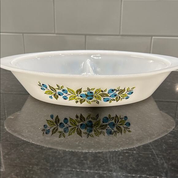 Glasbake Vintage Retro Kitchsy Blueberry Patterned Oval Divided Dish J2352 - Picture 1 of 8